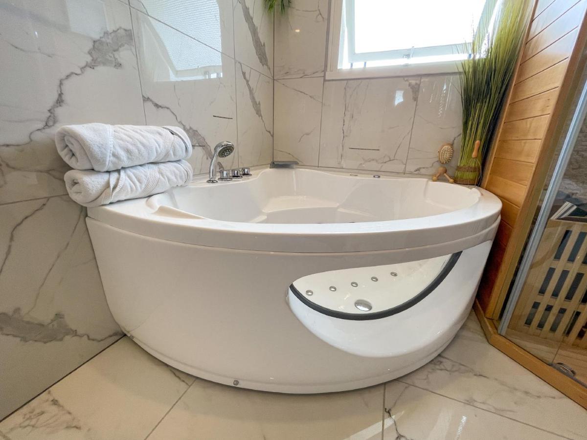 Votre Escale Boule D Or Sauna & Spa نيورْ المظهر الخارجي الصورة