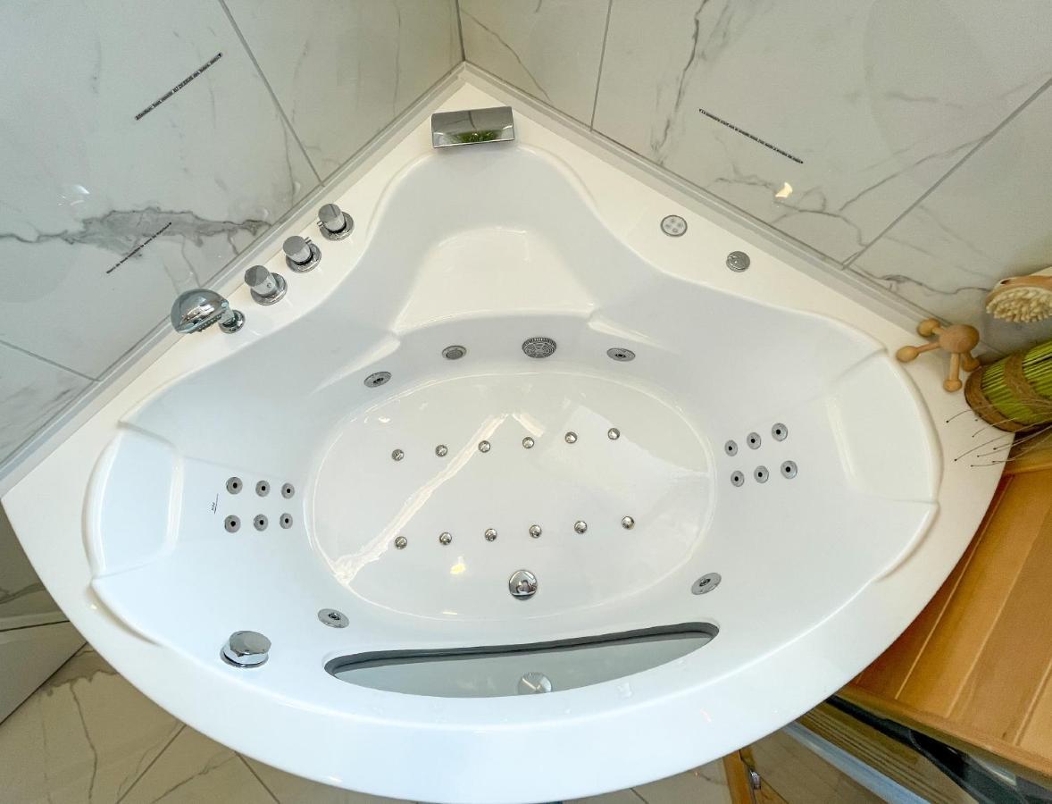 Votre Escale Boule D Or Sauna & Spa نيورْ المظهر الخارجي الصورة